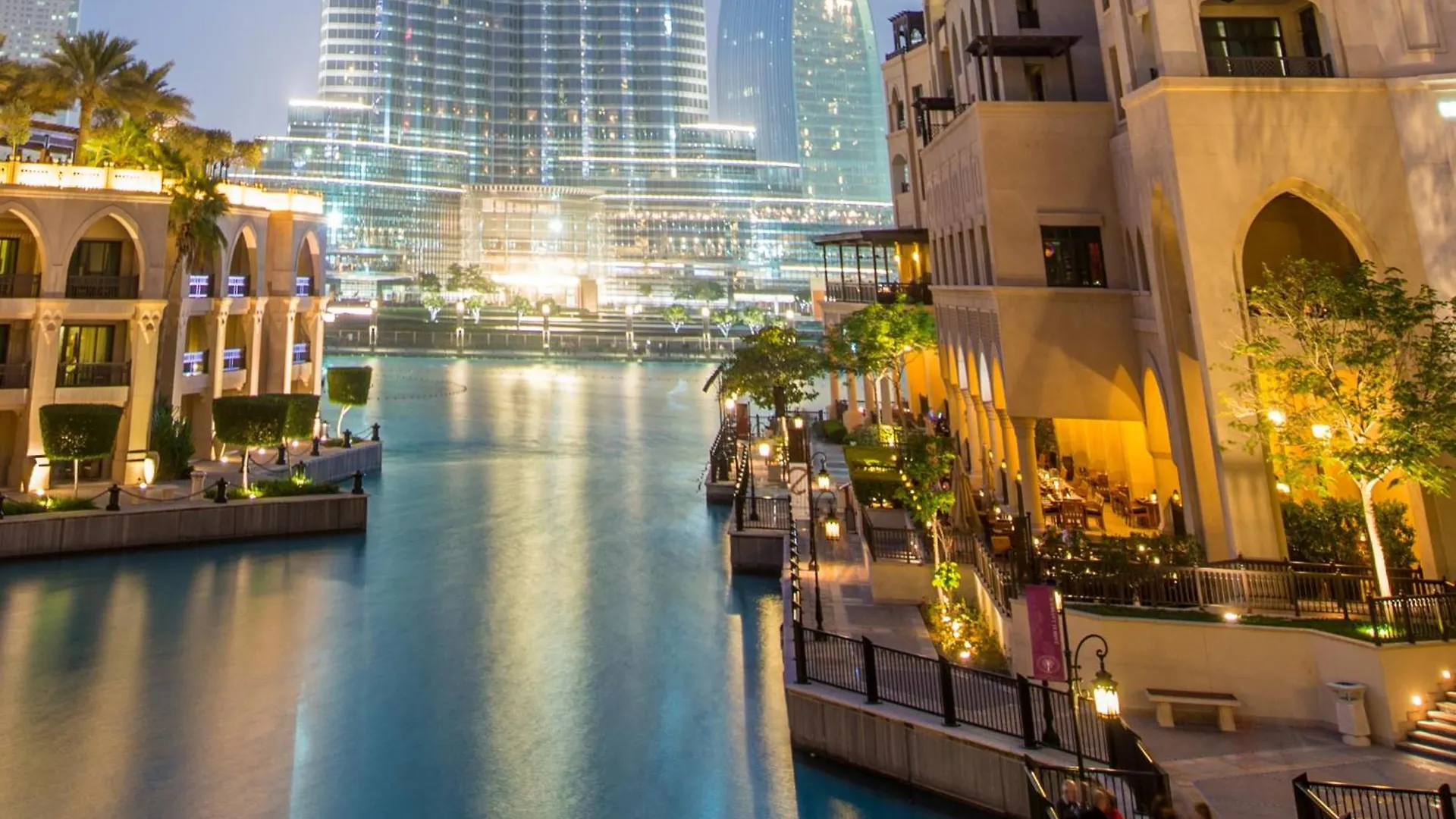 Modern Luxury Apartment Overlooking Burj Khalifa Dubai 0*,