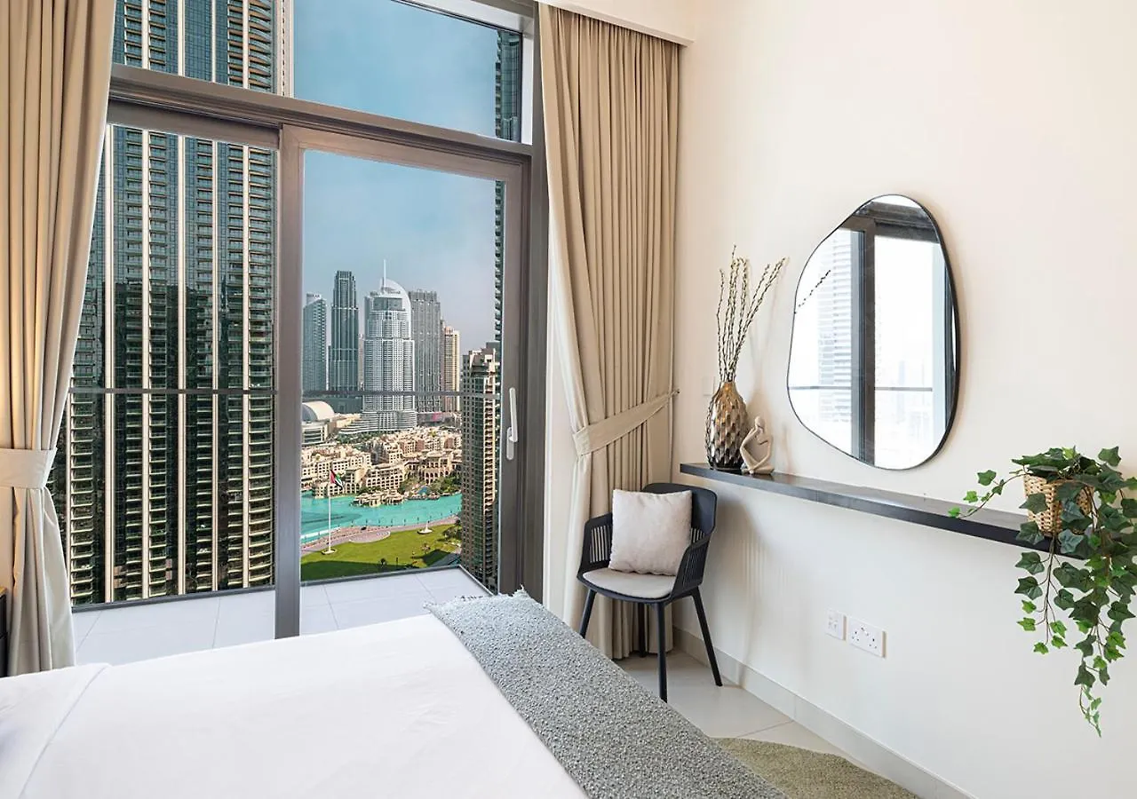 Modern Luxury Apartment Overlooking Burj Khalifa Dubai 0*,