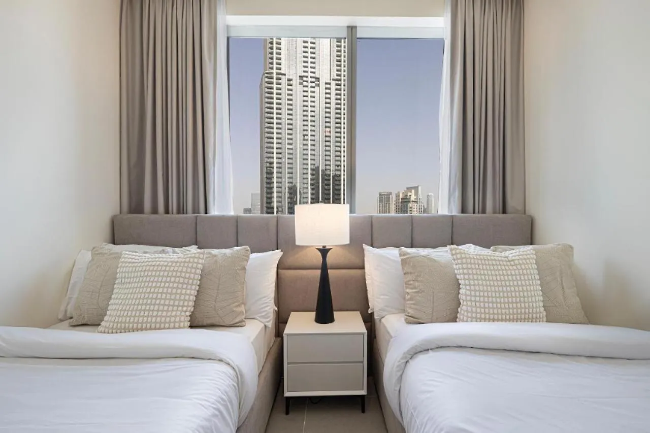Modern Luxury Apartment Overlooking Burj Khalifa Dubai