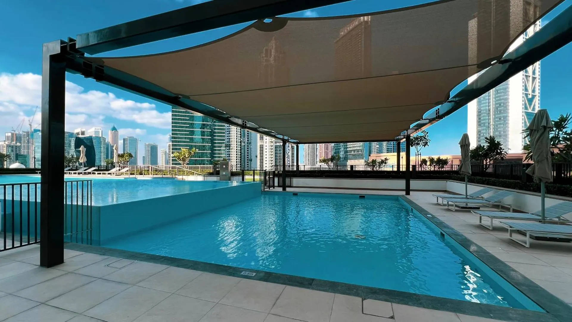 Modern Luxury Apartment Overlooking Burj Khalifa Dubai