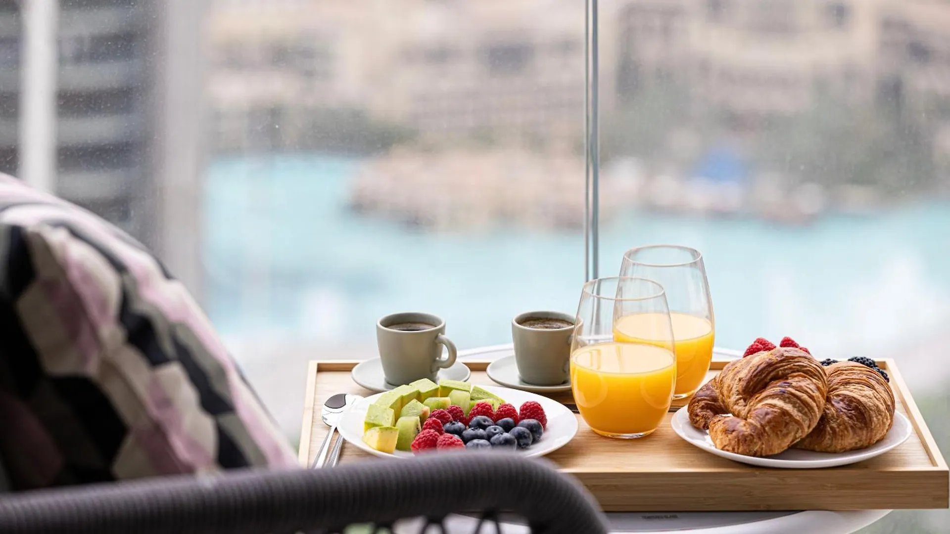 Modern Luxury Apartment Overlooking Burj Khalifa Dubai