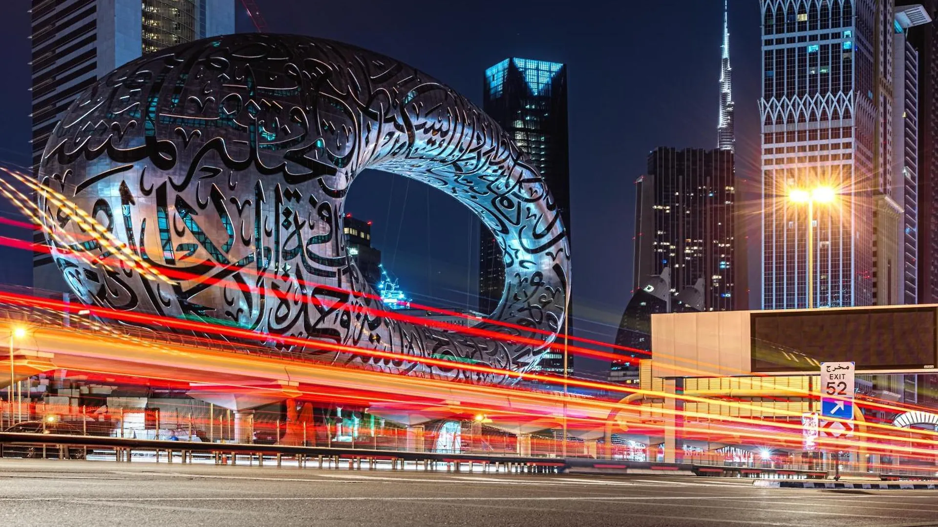 Modern Luxury Apartment Overlooking Burj Khalifa Dubai
