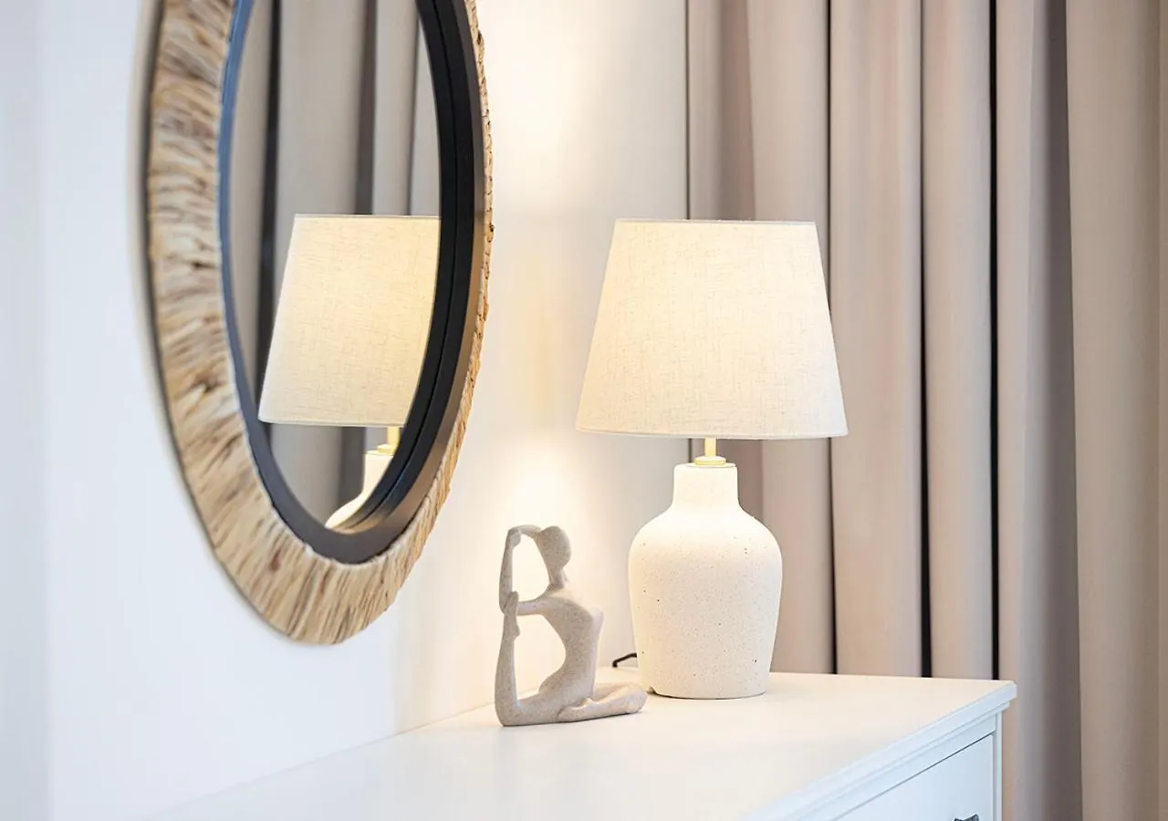 Modern Luxury Apartment Overlooking Burj Khalifa Dubai 0*,