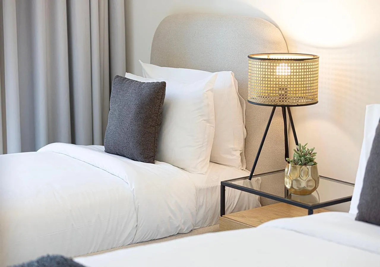 Modern Luxury Apartment Overlooking Burj Khalifa Dubai